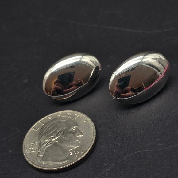Liz Claiborne Silver Tone Oval Earrings Post Pierced Costume Jewelry - Picture 2 of 7